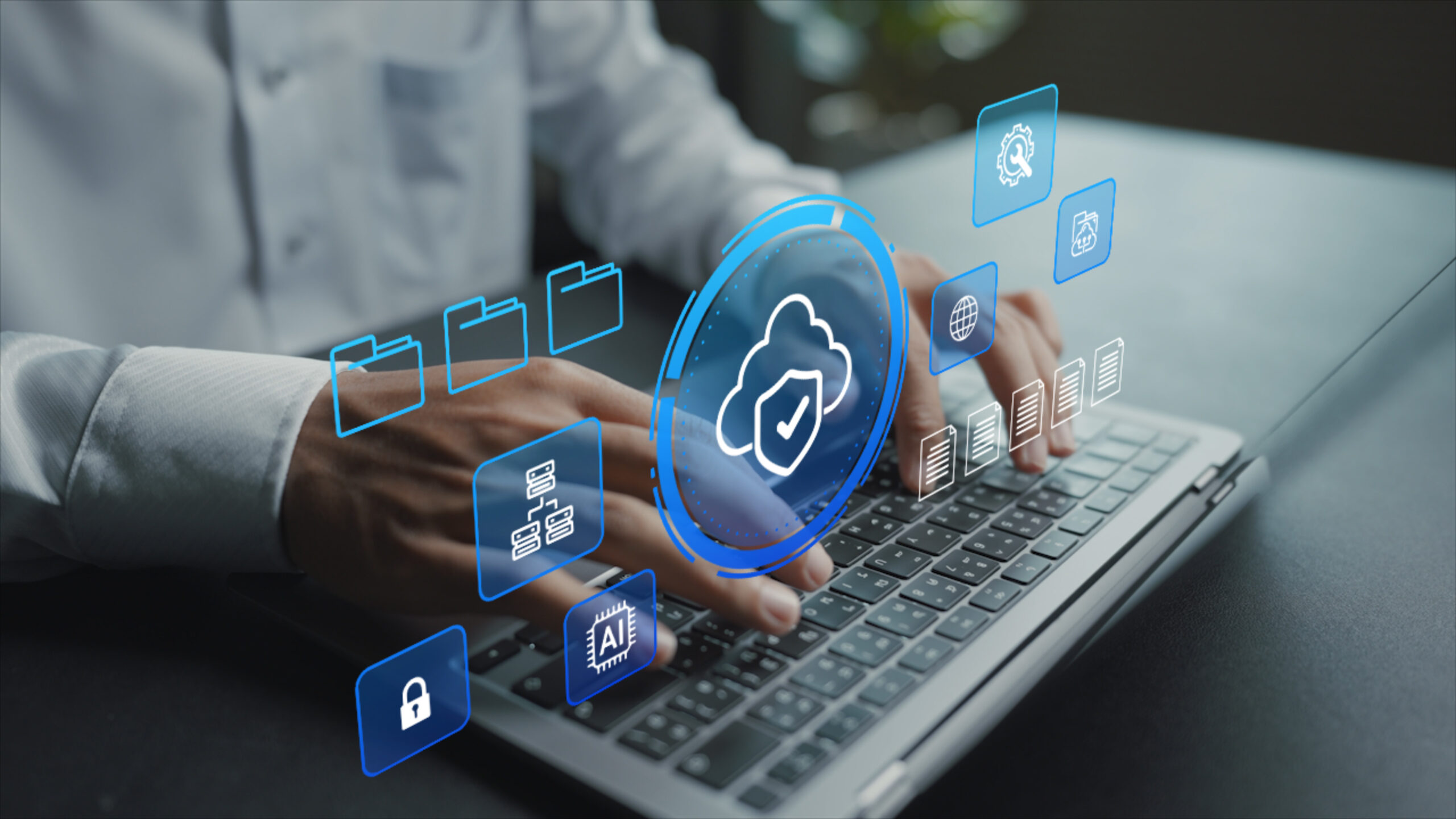 personne en train de renouveler les certificats SSL